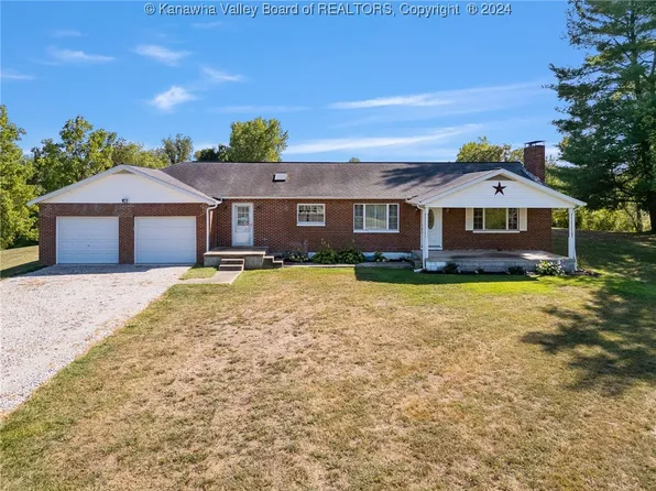 389 Ches Wal Rd, Scott Depot, WV 25560