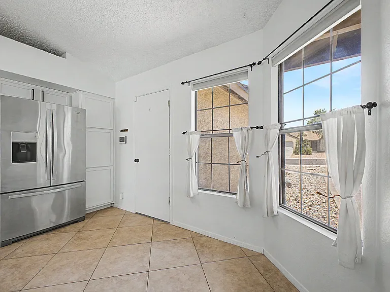 1301 E Taro Ln — Photo 12