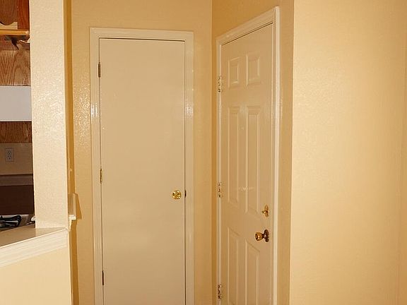 2nd image of 3559 Oasis Dr