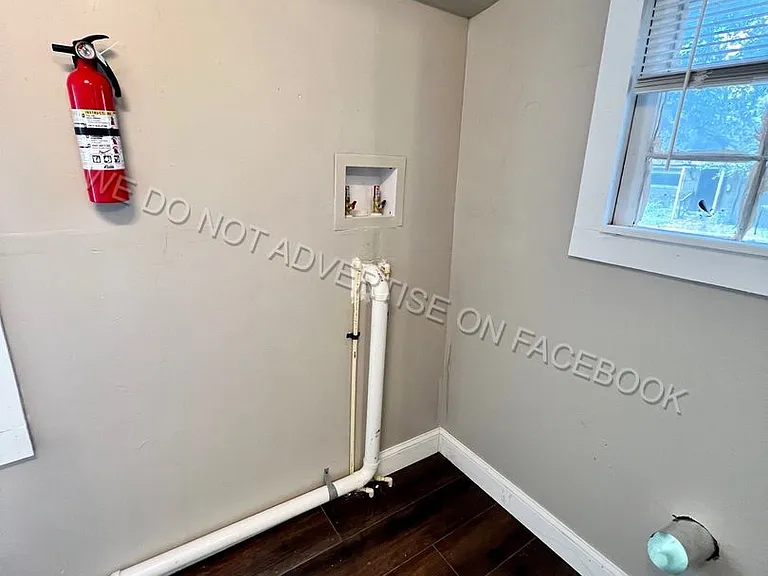 2811 Venus St — Photo 18