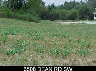 6508 Dean Rd SW, Cedar Rapids, IA 52404