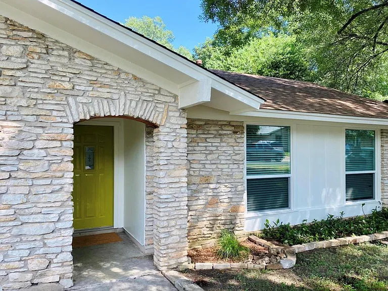6109 Glen Meadow Dr — Photo 2