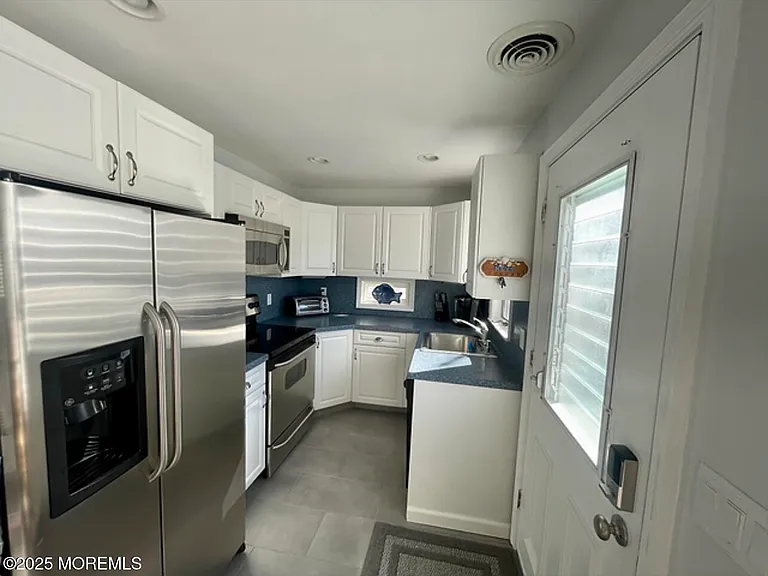 23 E Surf Way — Photo 8