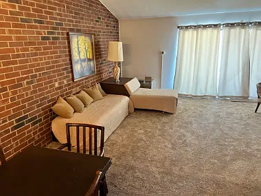 1 bed, 878 sqft, $1,795 — Photo 4