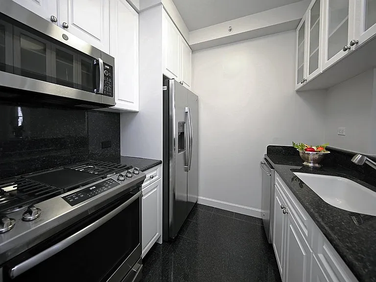 10 Barclay St #41F — Photo 4