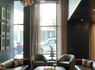 641 W North Wls, Chicago, IL 60654