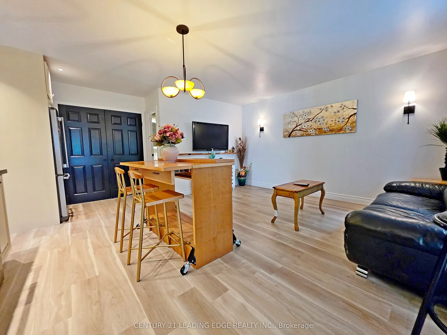 2 bed, $1,950 — Photo 4