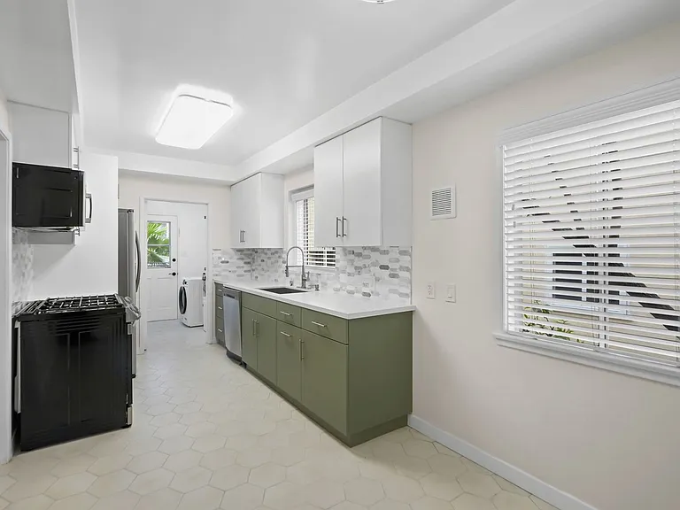 1826 W. Silverlake Dr — Photo 14