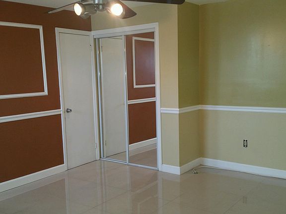 5th image of 20411 NE 15th Ave