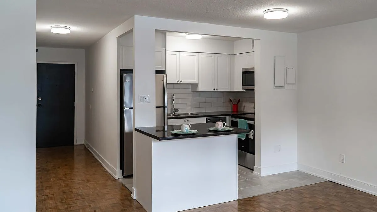 490 Nelson Avenue — Photo 3
