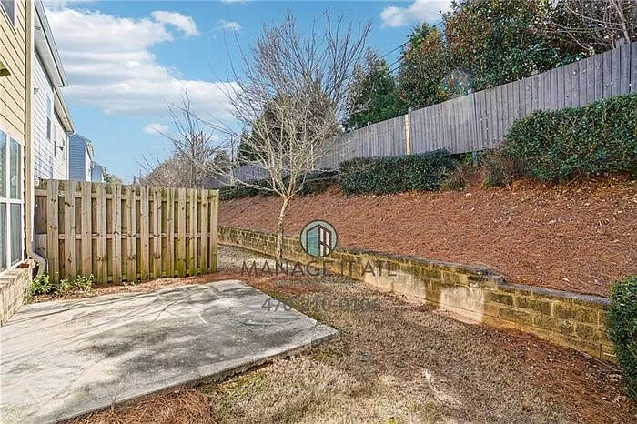 2558 Village Park Bnd — Photo 33