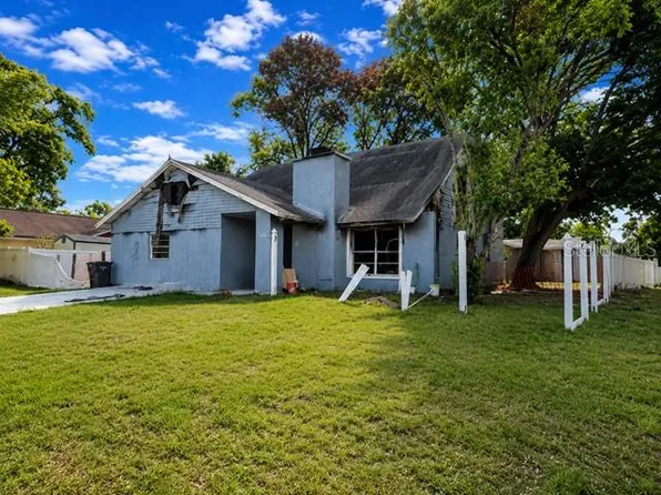 606 Forest Hills Dr, Brandon, FL 33510