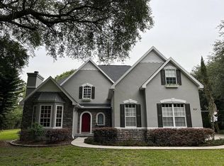 827 Old Welcome Rd, Lithia, FL 33547