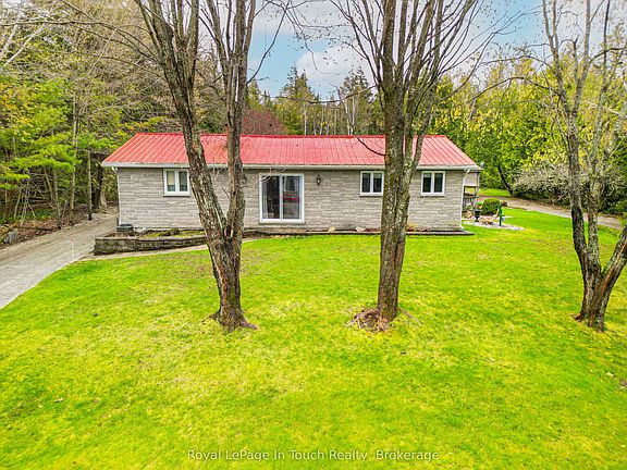 2nd image of 2554 Champlain Rd