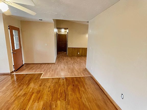 2nd image of 300 NE 19th St