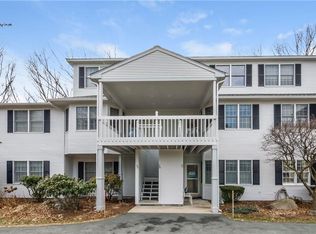 76 Trellis Dr, West Warwick, RI 02893