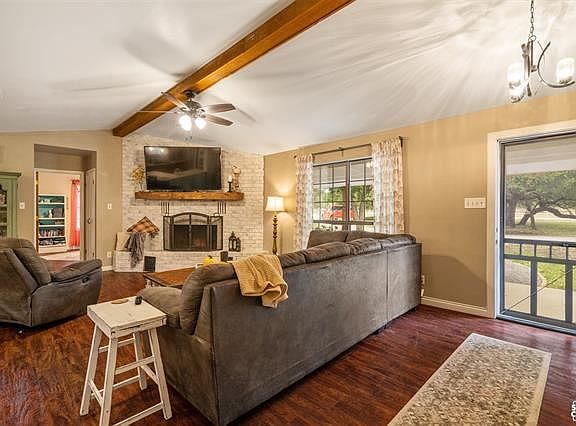5th image of 550 Country Oaks Ln