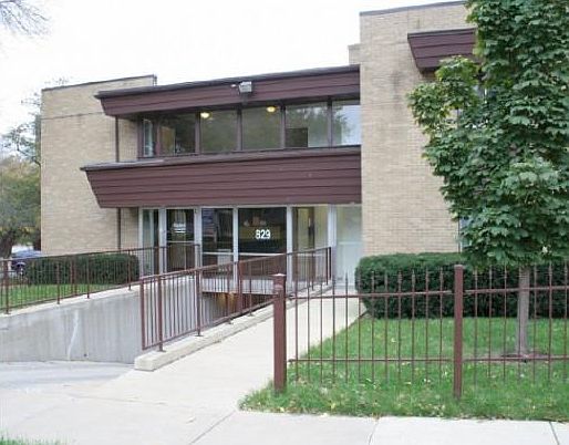 1st image of 829 N Court St APT 13