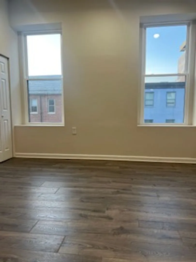 121 West Saratoga Street — Photo 1