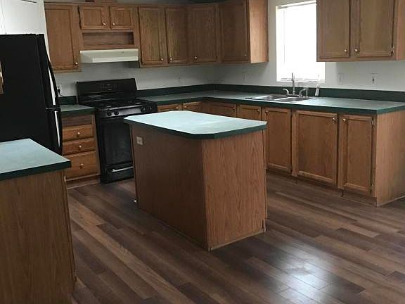 4th image of 4795 S Treat Ave