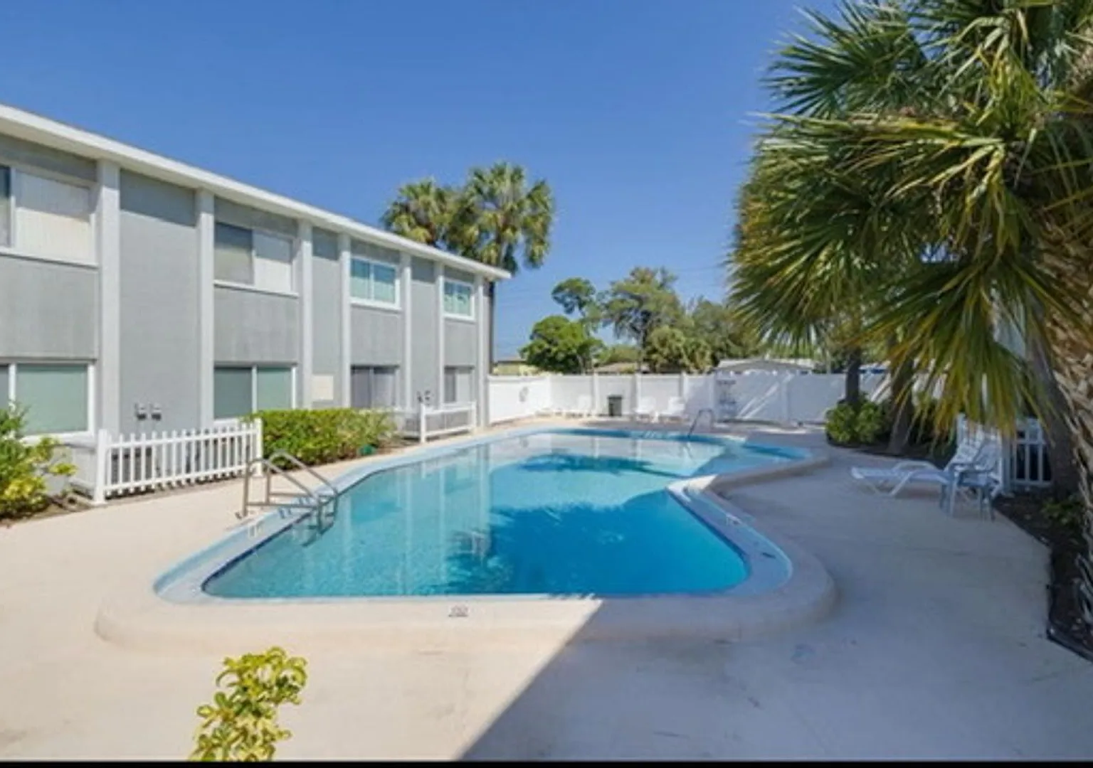 2 Bed/1 Bath, 2nd Floor Condo At Parklane Condos Available Now! — Photo 1