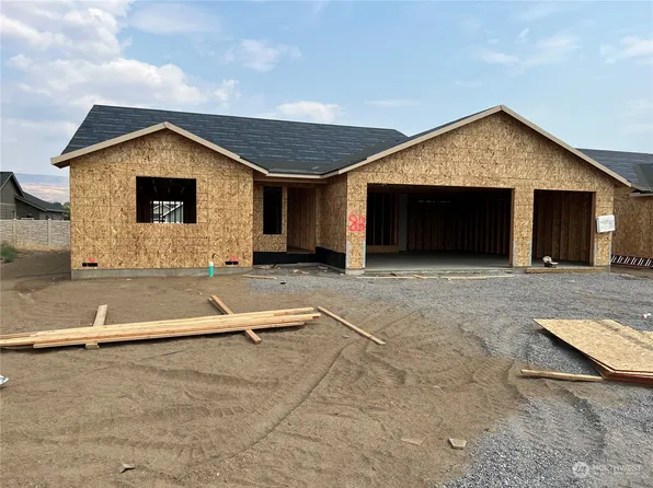 372 Emma Drive, Wenatchee, WA 98801