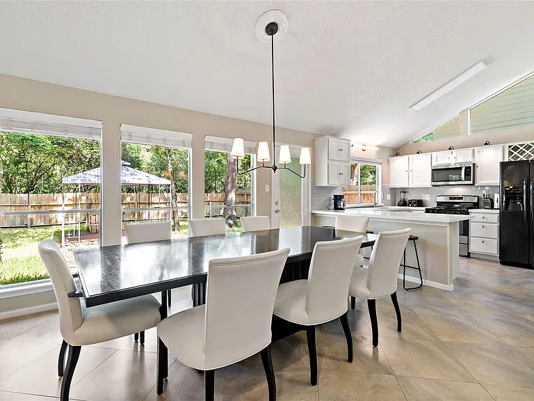 9 Brentwood Oaks Ct — Photo 5