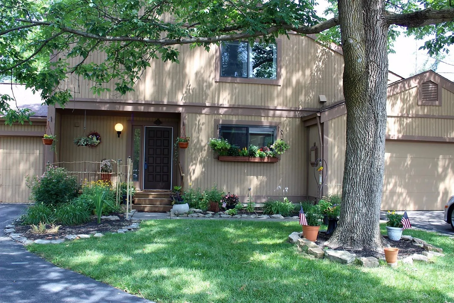 333 Walnut Ln photo 1