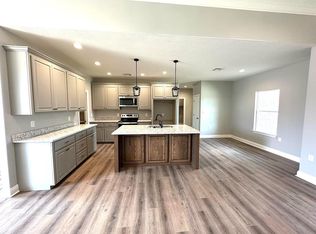 130 Liberty Dr, Leesville, LA 71446