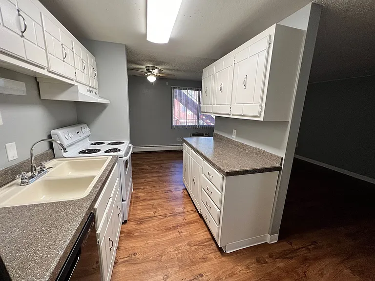 Crestview Apartments — Photo 48