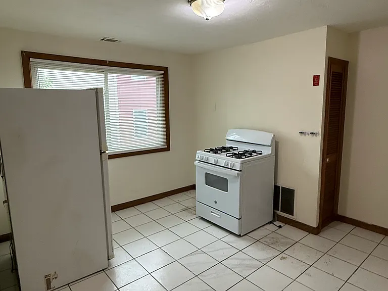 224 Hamilton St #2R — Photo 14