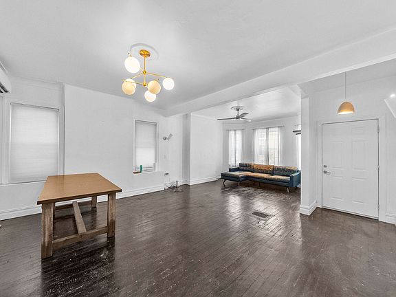 3rd image of 20 Webster Ave Floor 1