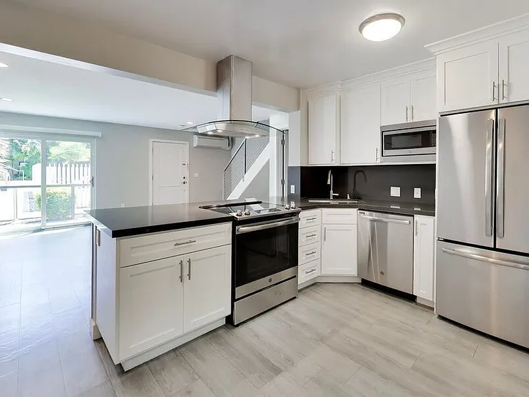 1662 Hollenbeck Ave #15 — Photo 2