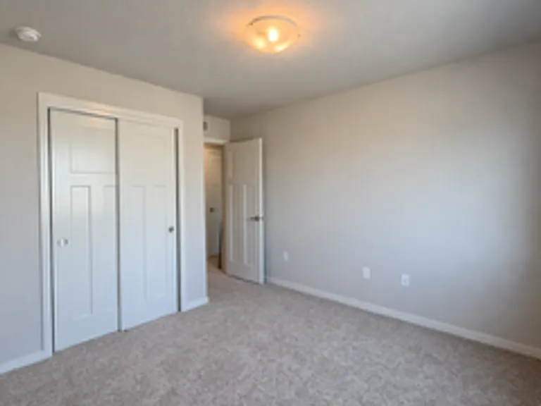 301 NE 4th St — Photo 10