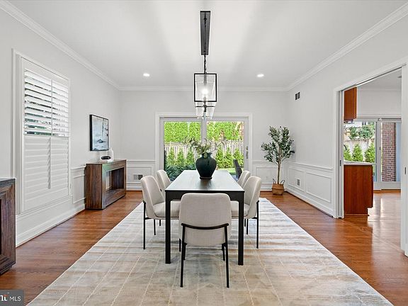 3rd image of 5111 Yuma Pl NW