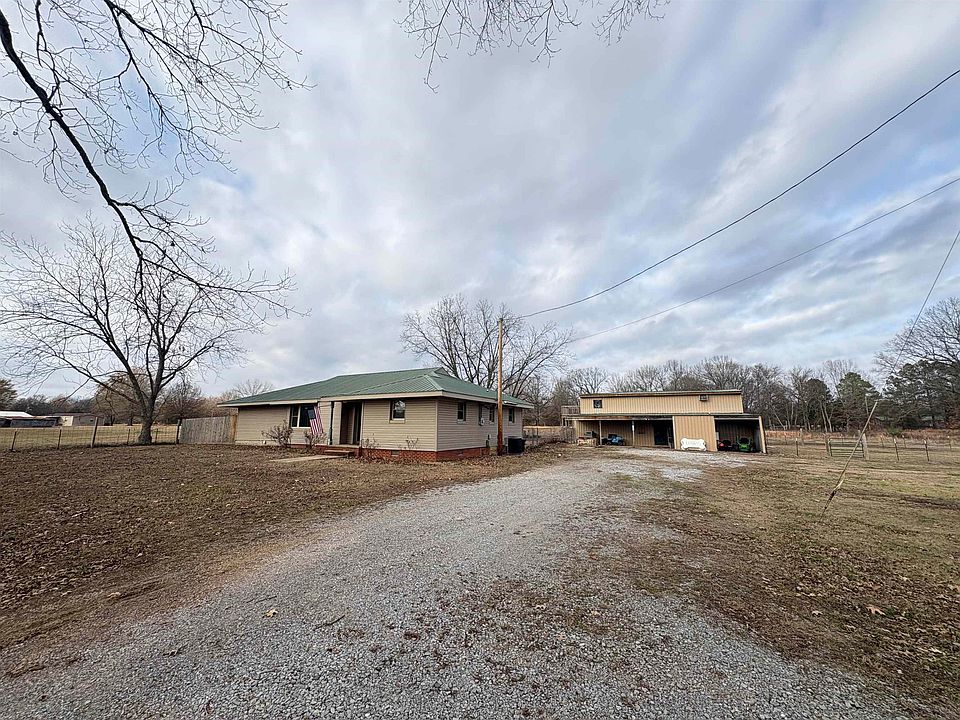 1st image of 305 Norris Ln