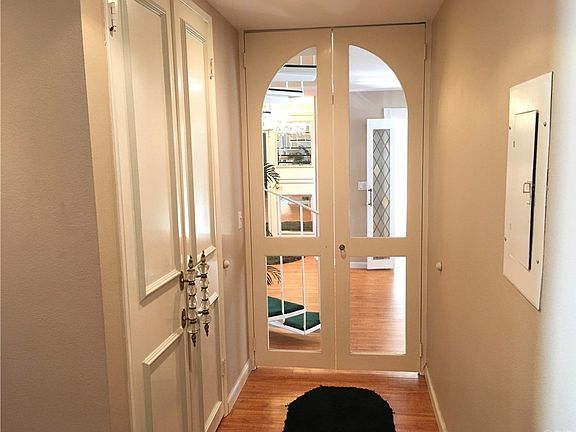 3rd image of 5216 Yarmouth Ave Unit 306