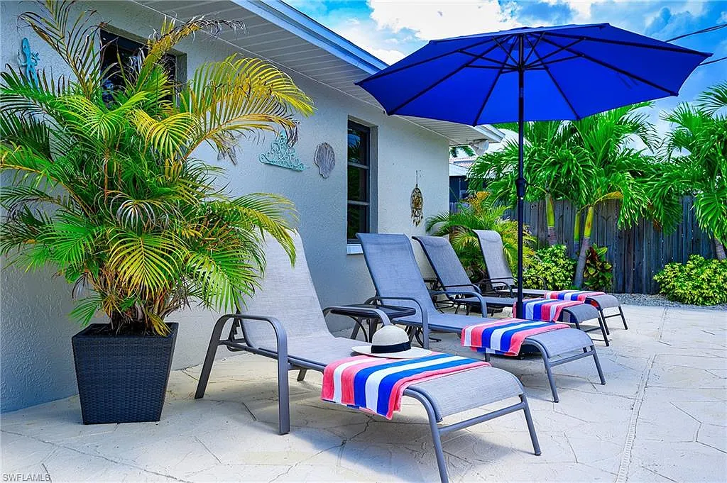 3 bed, 2.0 bath, 1600 sqft, $12,000 — Photo 2