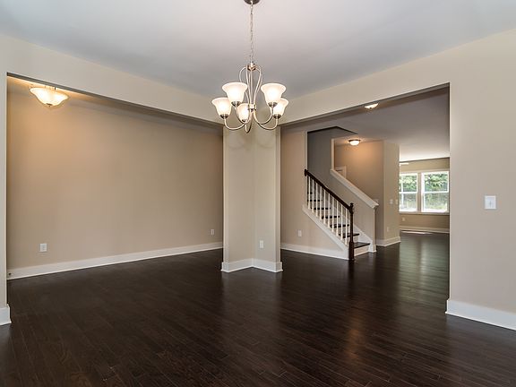 3rd image of 1009 McLamb Dr