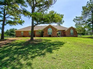 831 Bob White Rd, Tuttle, OK 73089