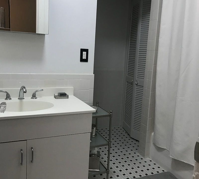 1st image of 1111 Lexington Ave APT 3