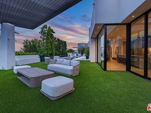 2nd image of 9405 Sierra Mar Pl