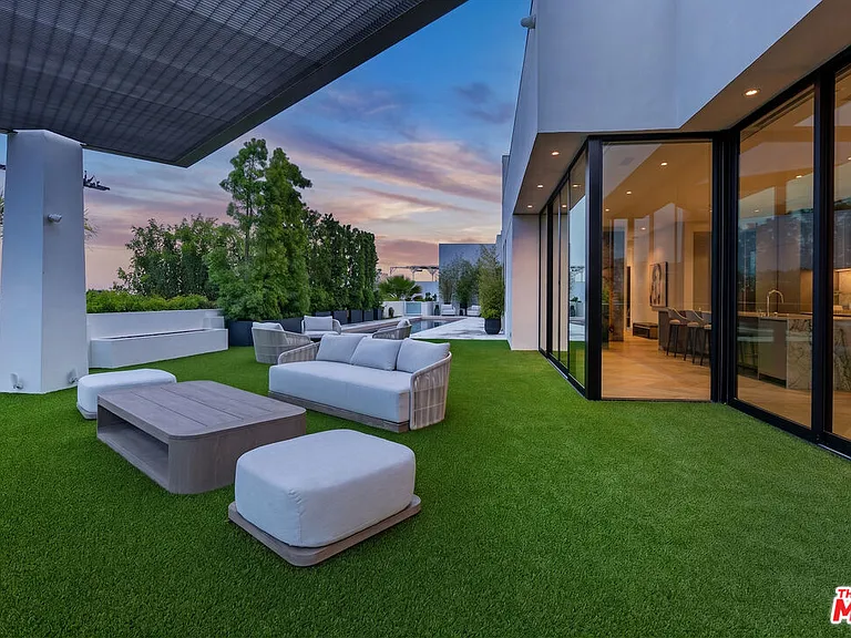 9405 W Sierra Mar Pl — Photo 2