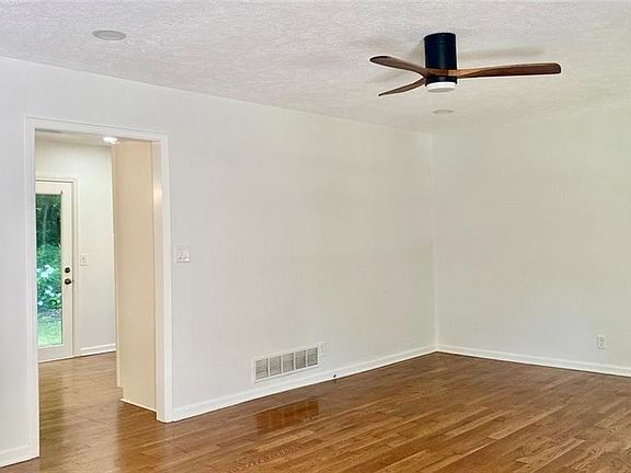 2nd image of 1807 Merry Oak Rd SW