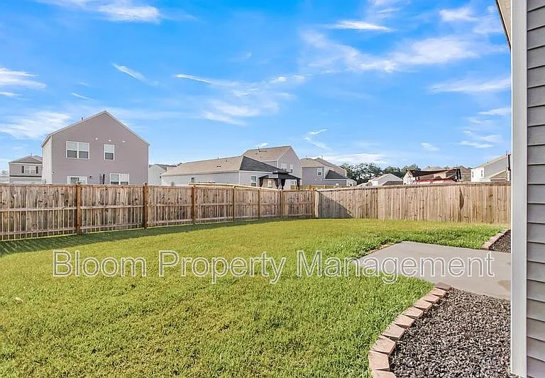 828 Lilyford Ln — Photo 46
