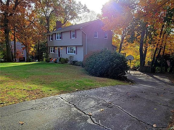 4th image of 4 Knollwood Dr