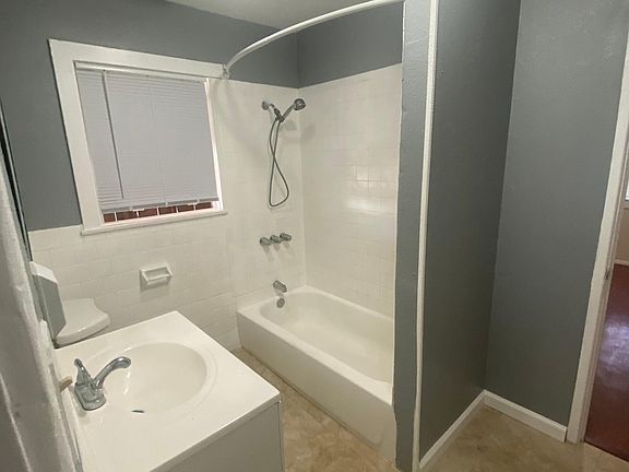 5th image of 8922 Ibsen St