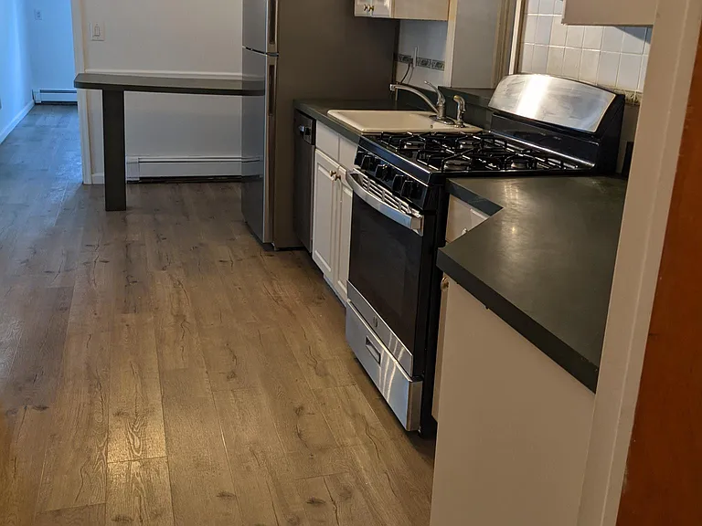 75 Webster Ave #1 — Photo 38