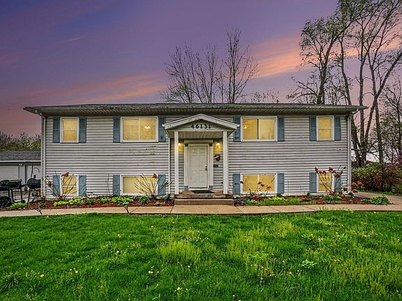 2nd image of 46131 S Lakeshore Dr