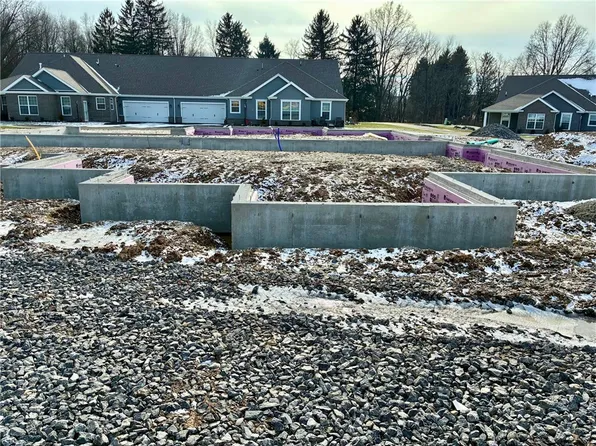 138 Independence Dr #105C, Cabot, PA 16023